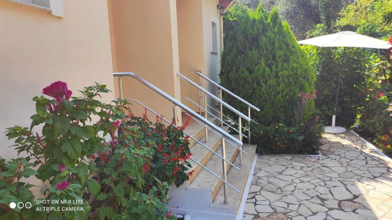 Vasil Rooms Lukovë Exterior foto